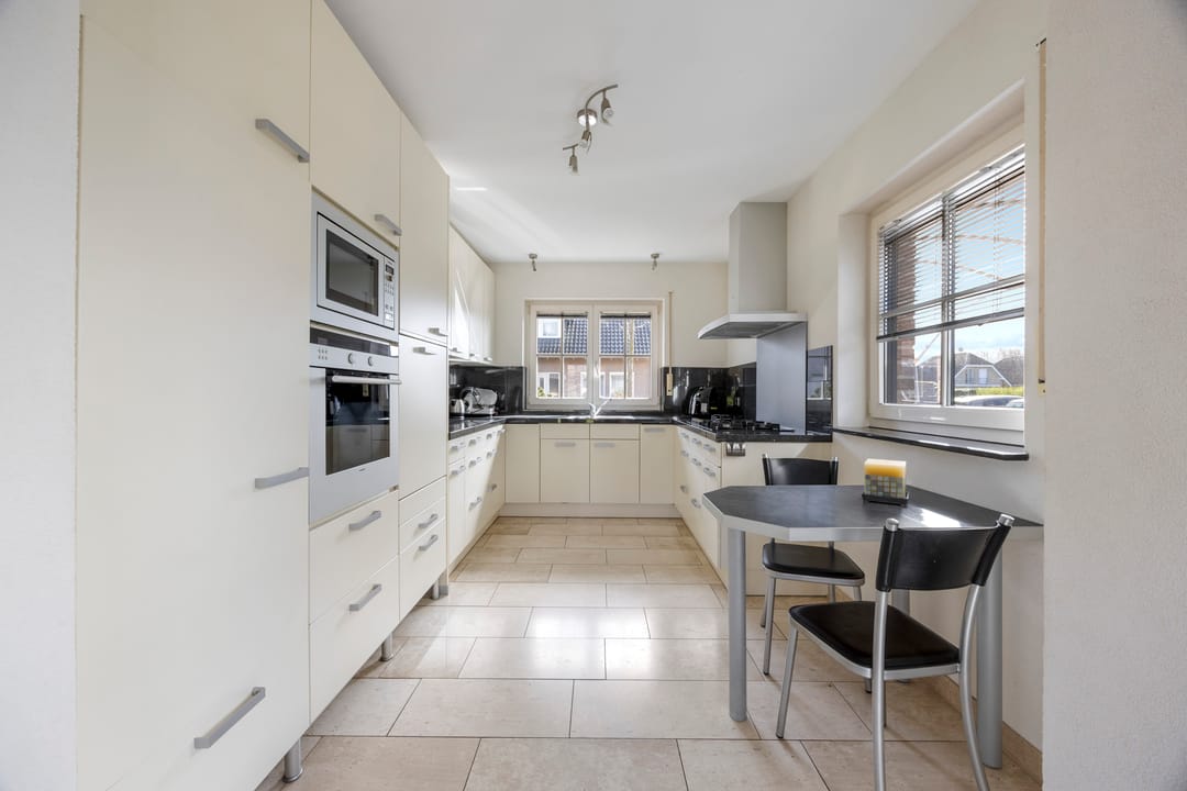 Foto 17 van Elisabeth-Becker-Strasse 1