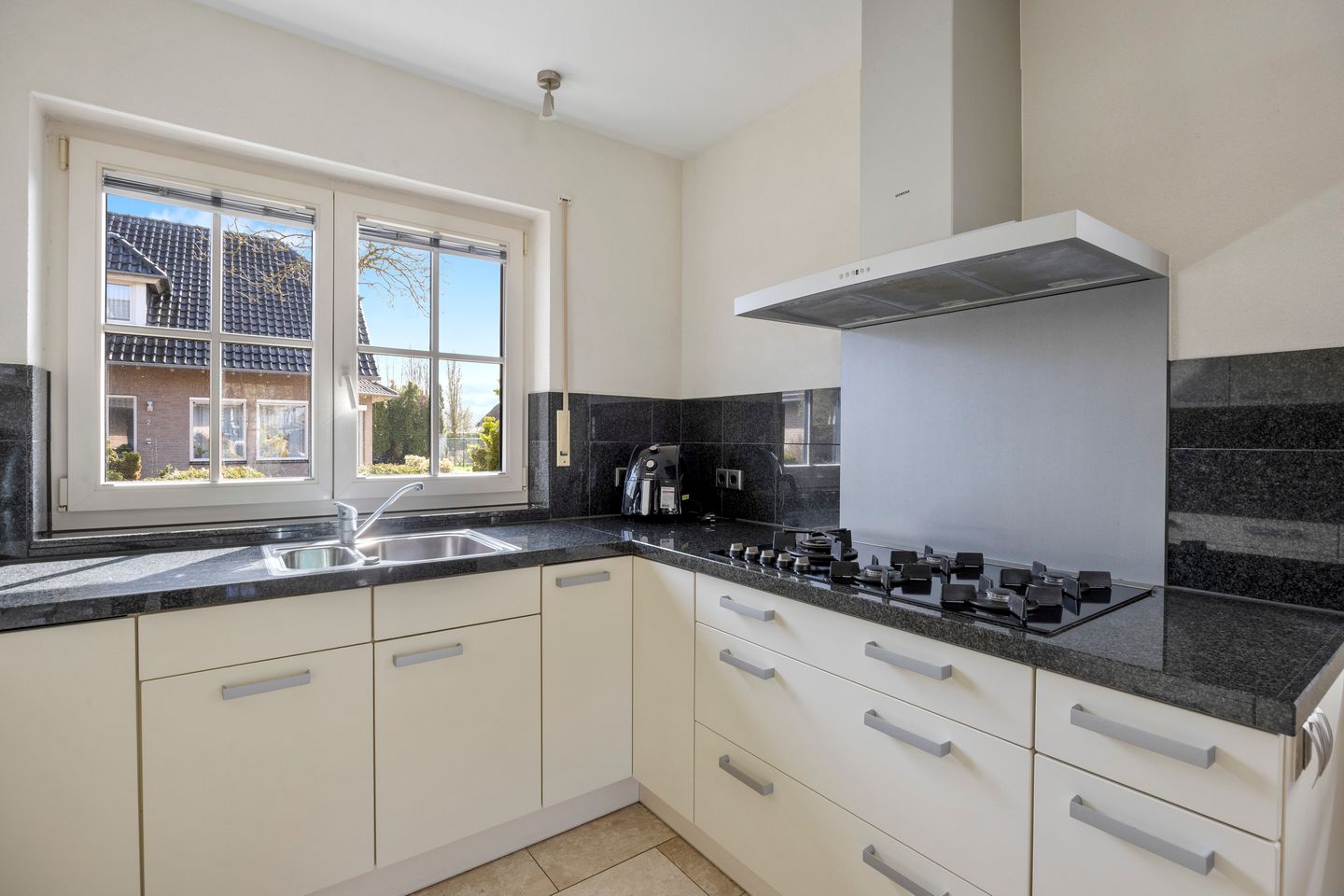 Foto 20 van Elisabeth-Becker-Strasse 1