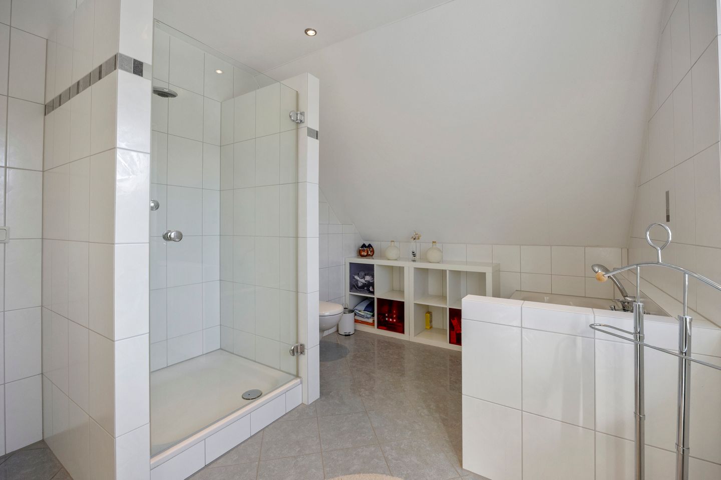 Foto 55 van Elisabeth-Becker-Strasse 1