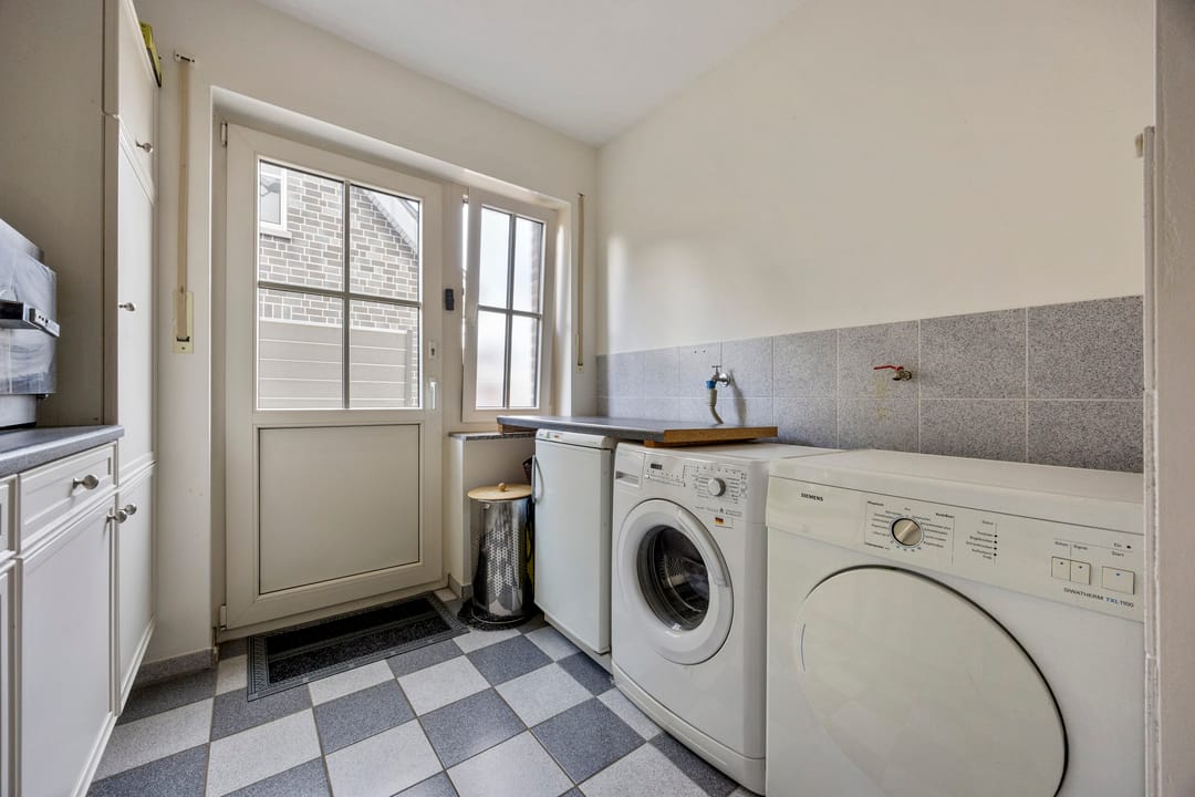 Foto 61 van Elisabeth-Becker-Strasse 1