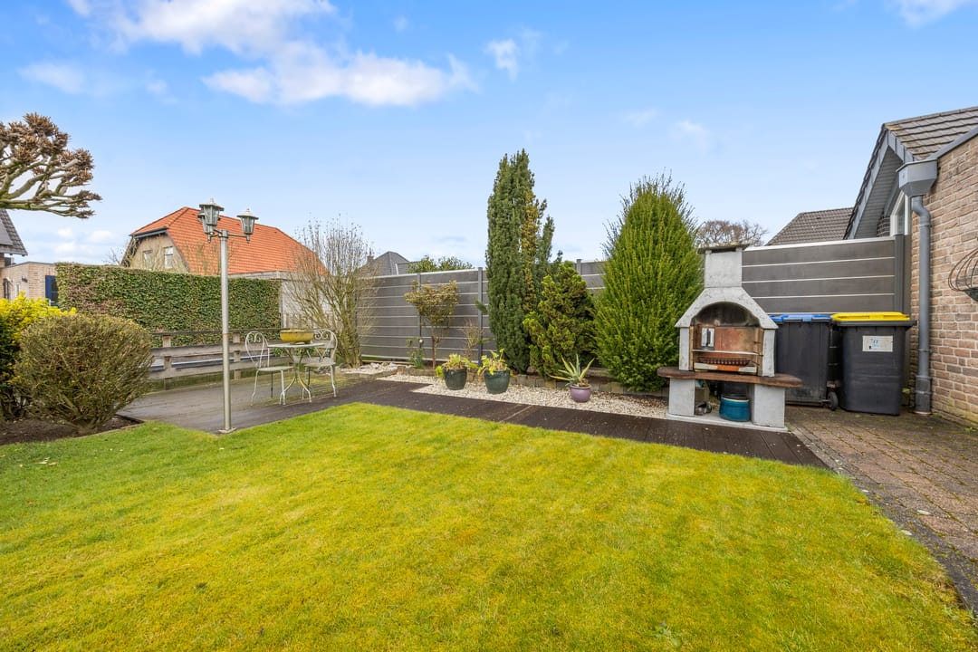 Foto 67 van Elisabeth-Becker-Strasse 1