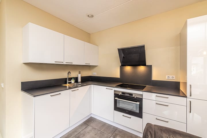 Photo 3 of Meeroever 8