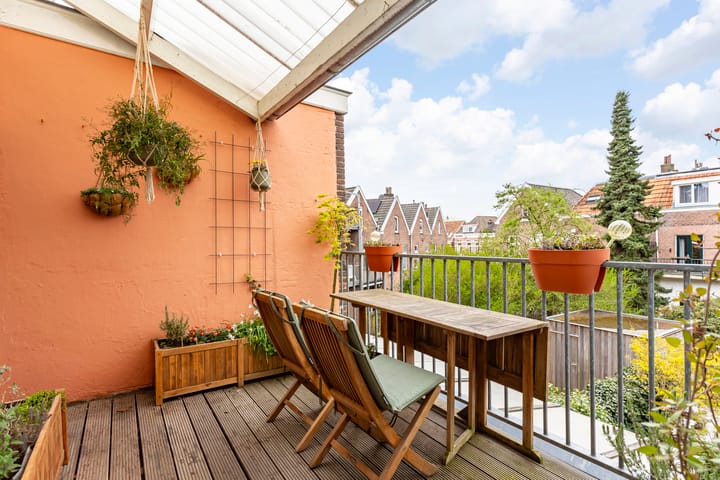 Photo 2 of Verhuellstraat 13