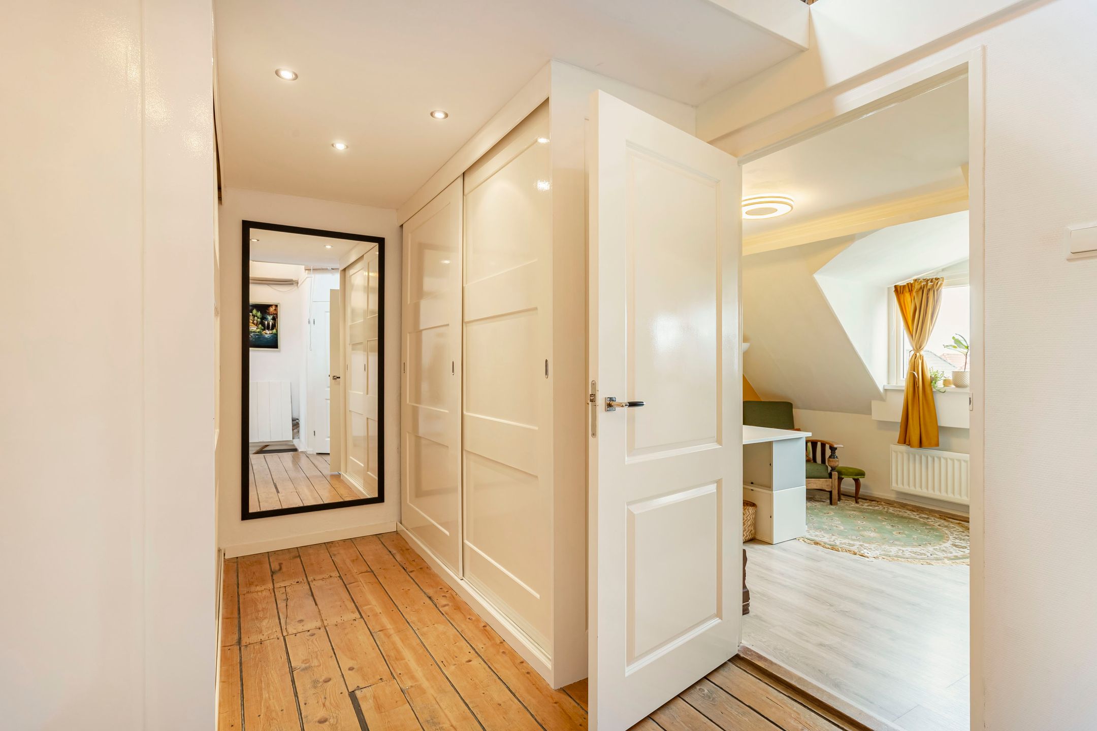 Photo 15 of Verhuellstraat 13