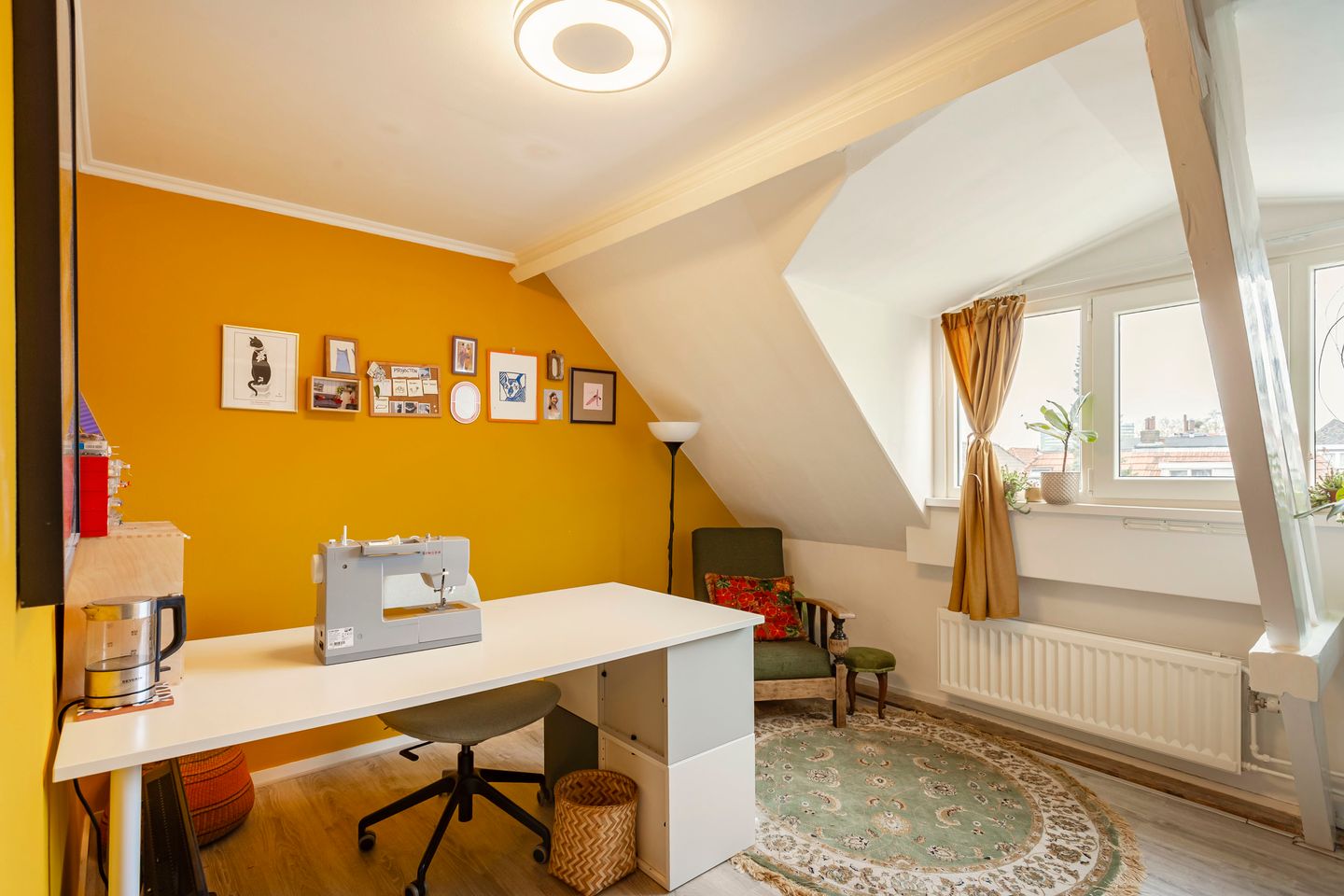 Photo 19 of Verhuellstraat 13