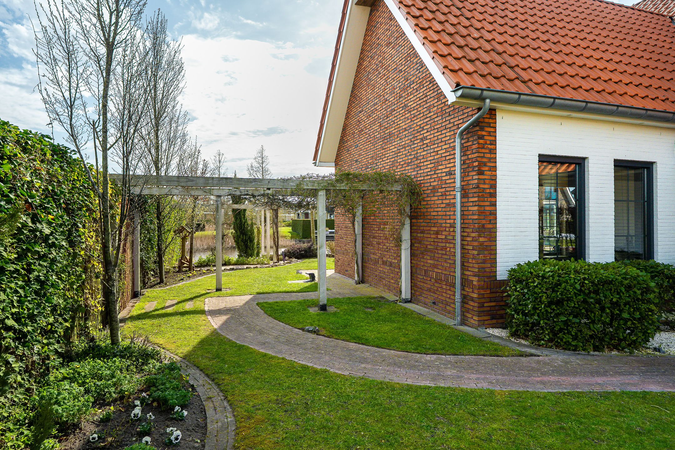 Foto 63 van Blitsaerderleane 48