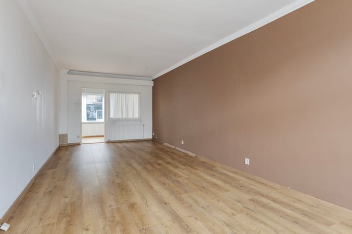 Photo 2 of Leliestraat 23