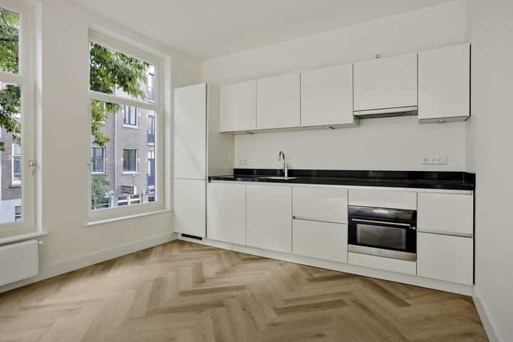 Photo 5 of Tweede Sweelinckstraat 22-1