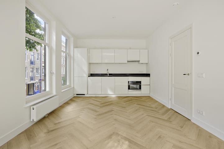 Photo 3 of Tweede Sweelinckstraat 22-1