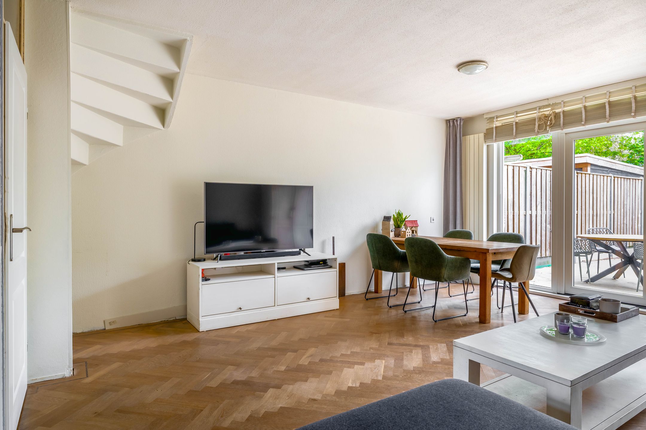 Spacious Family Home with Sunny South-Facing Garden Near Park — 12