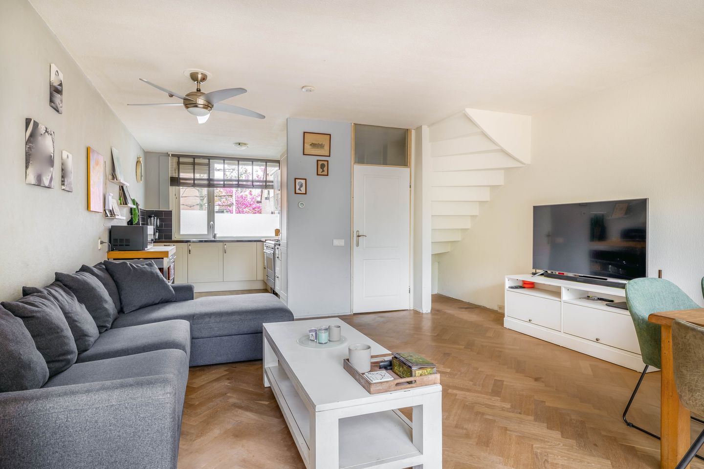 Spacious Family Home with Sunny South-Facing Garden Near Park — 14