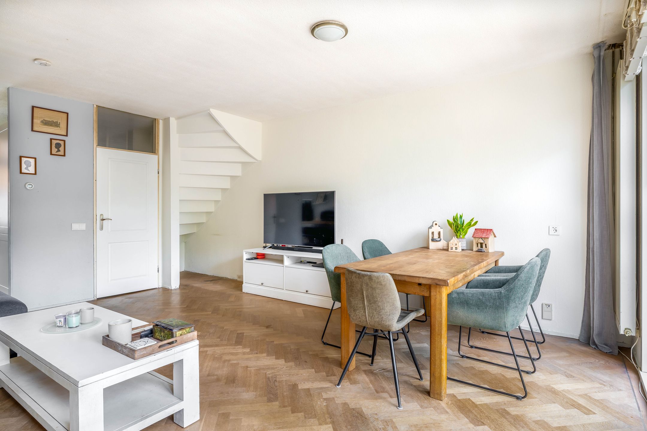 Spacious Family Home with Sunny South-Facing Garden Near Park — 15