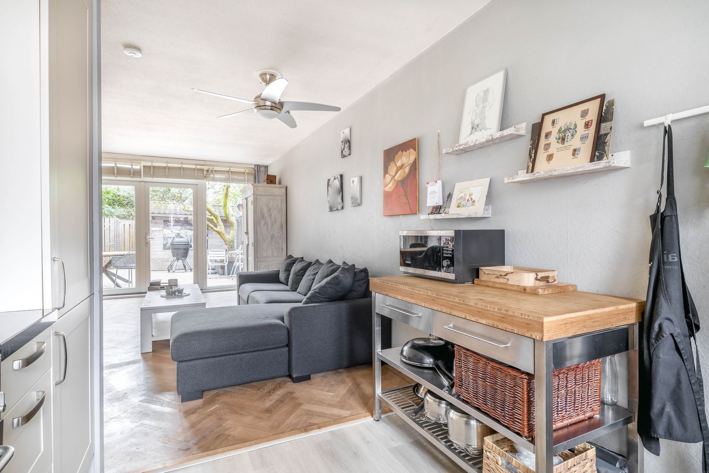 Spacious Family Home with Sunny South-Facing Garden Near Park — 20