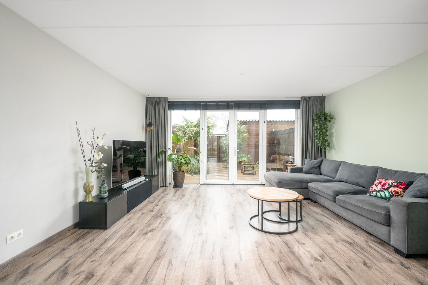 Luxury Finished Semi-Detached Home with 3 Bedrooms in Almere Haven — 14
