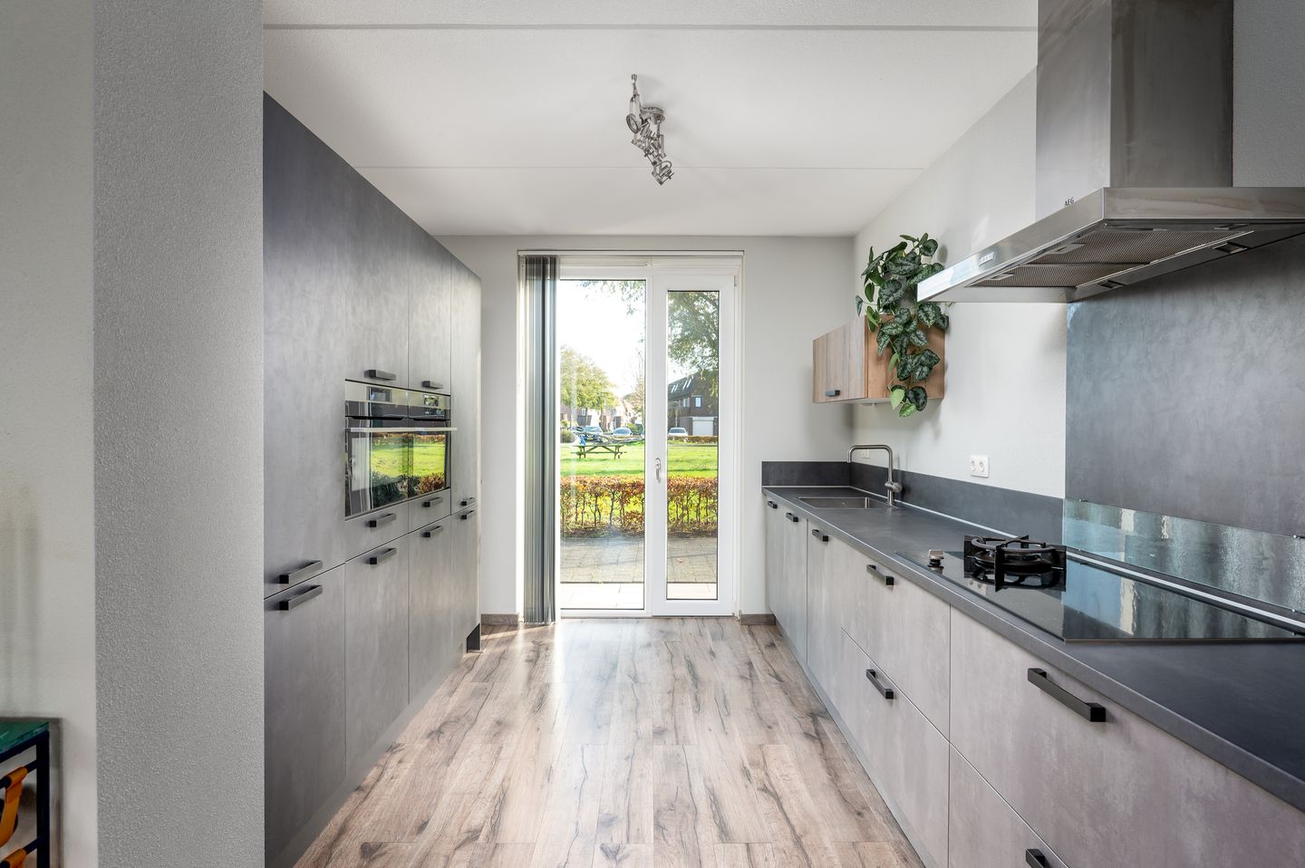 Luxury Finished Semi-Detached Home with 3 Bedrooms in Almere Haven — 19