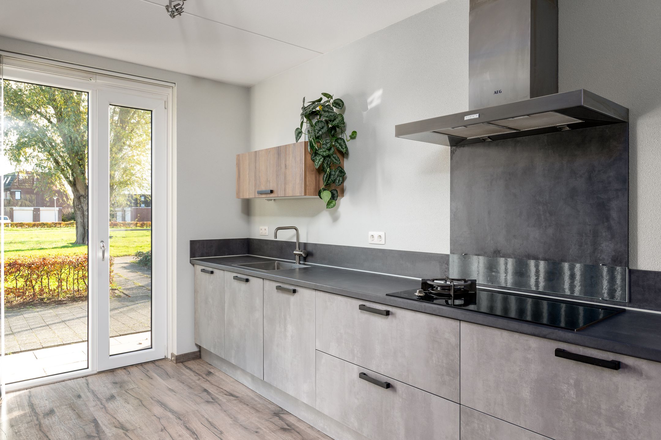 Luxury Finished Semi-Detached Home with 3 Bedrooms in Almere Haven — 21