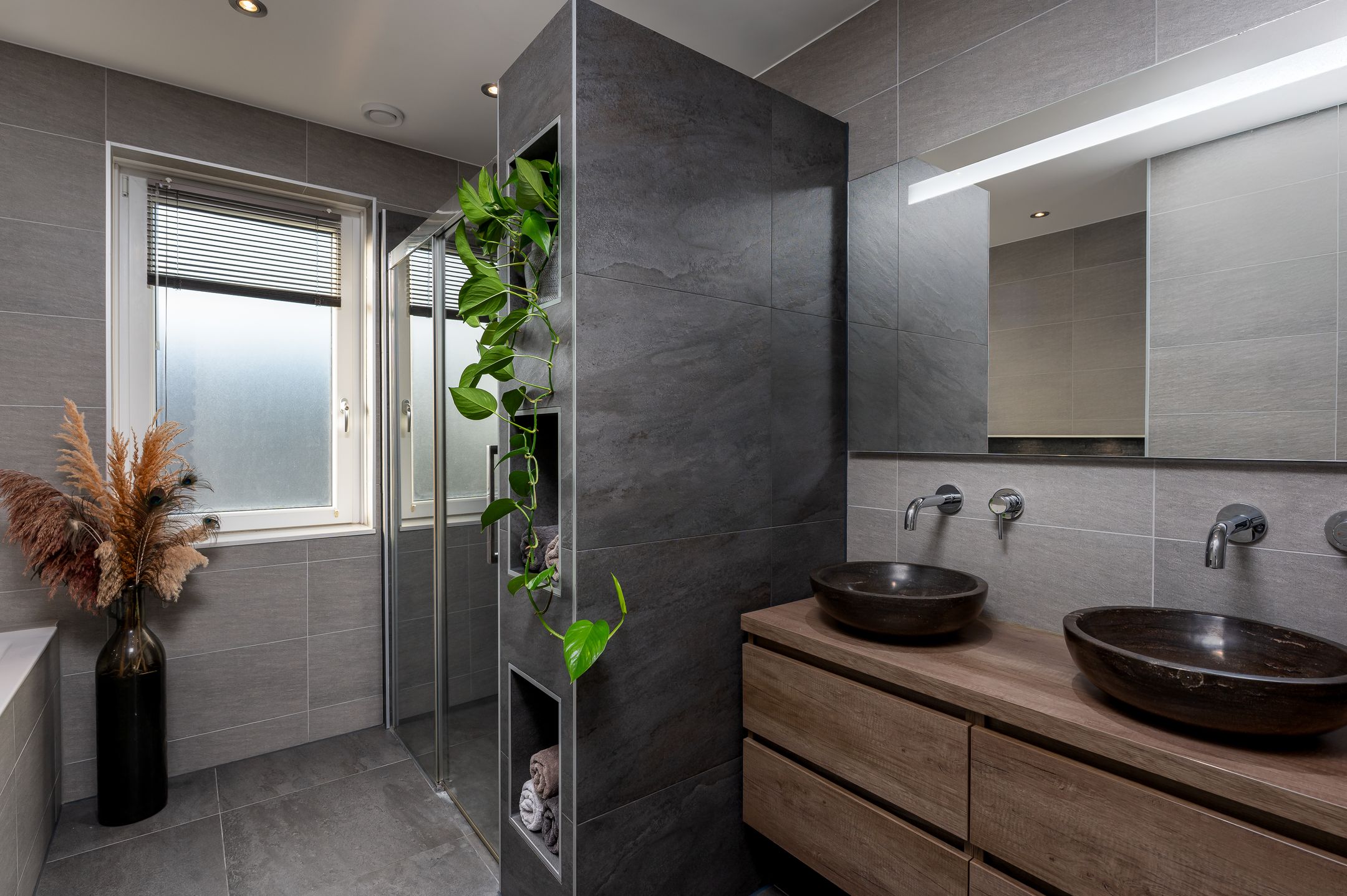 Luxury Finished Semi-Detached Home with 3 Bedrooms in Almere Haven — 33