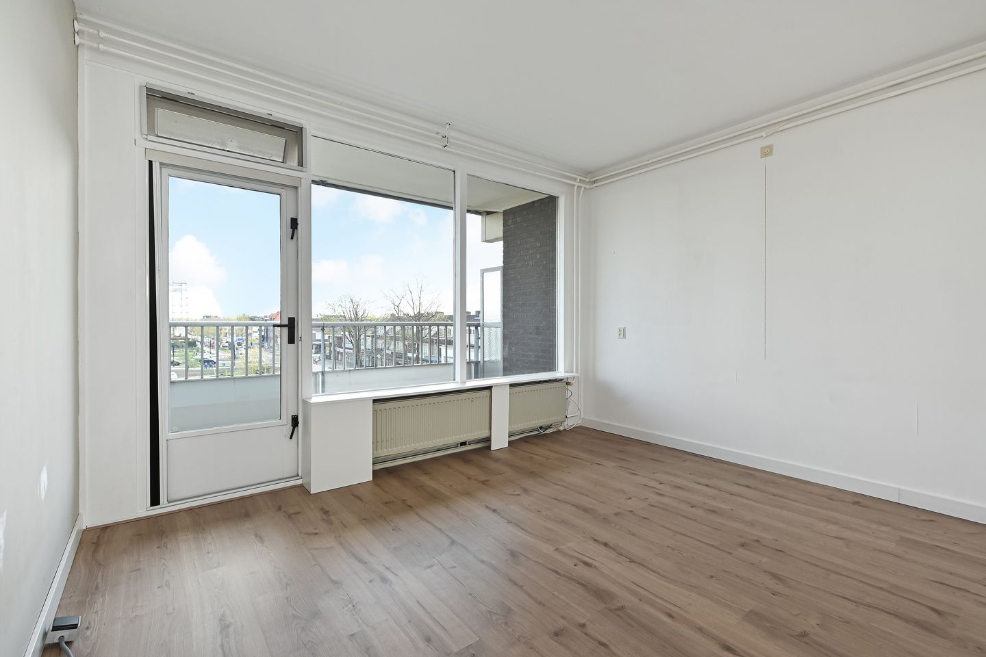 Spacious 2-Room Apartment with Balcony in Waddinxveen Centre — 20