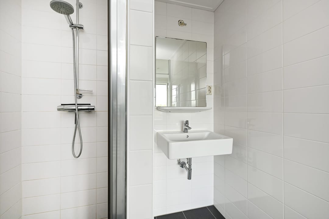 Spacious 2-Room Apartment with Balcony in Waddinxveen Centre — 22