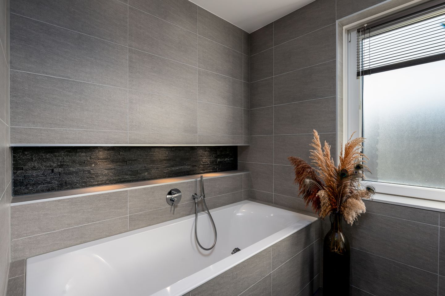 Luxury Finished Semi-Detached Home with 3 Bedrooms in Almere Haven — 34