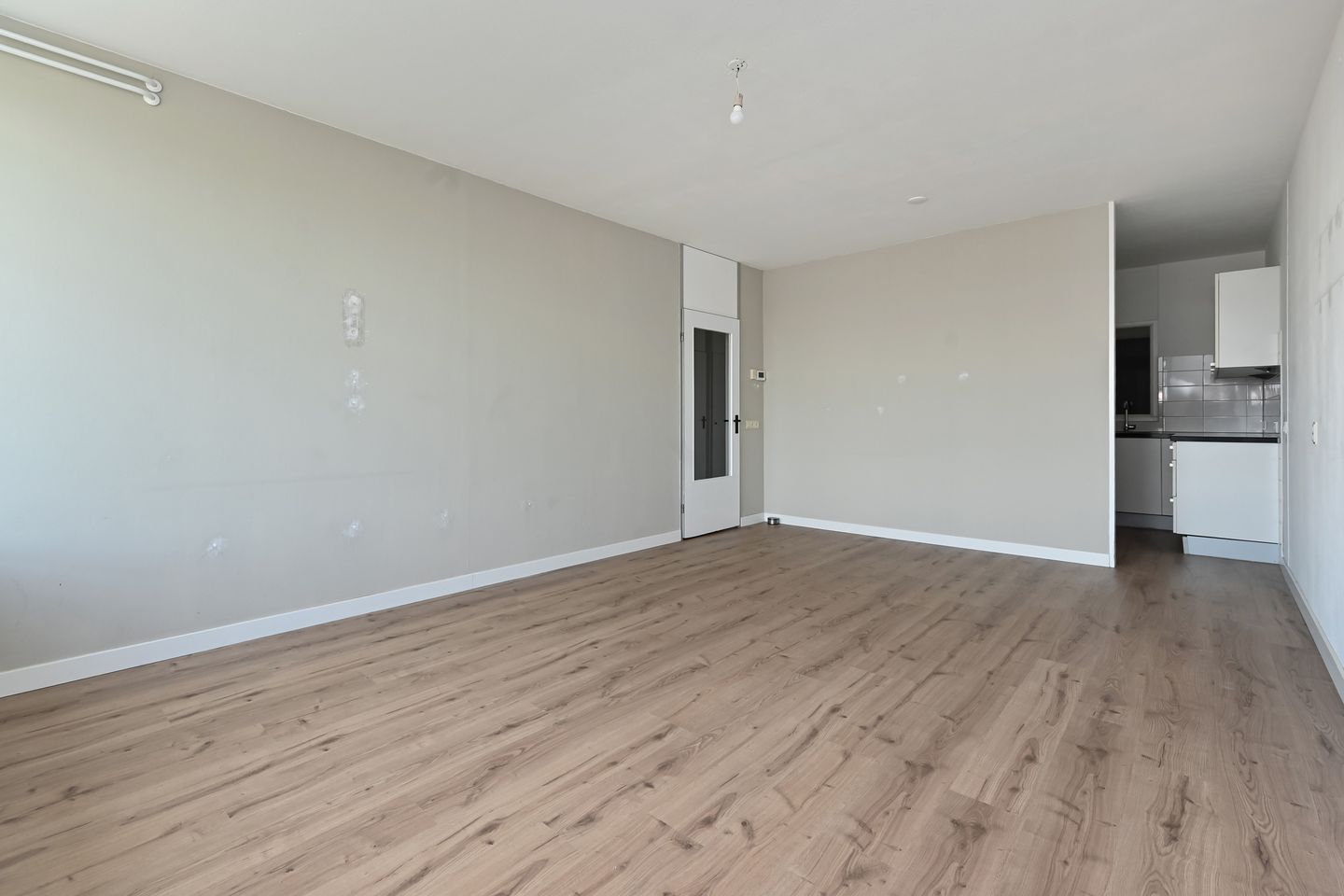 Spacious 2-Room Apartment with Balcony in Waddinxveen Centre — 14