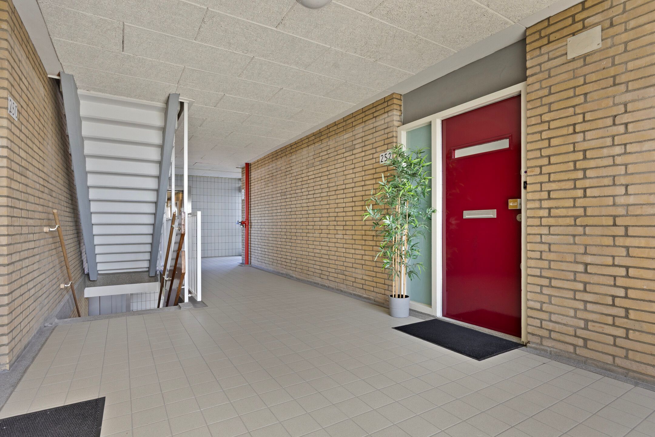 Foto 12 van Nieuwendamlaan 252