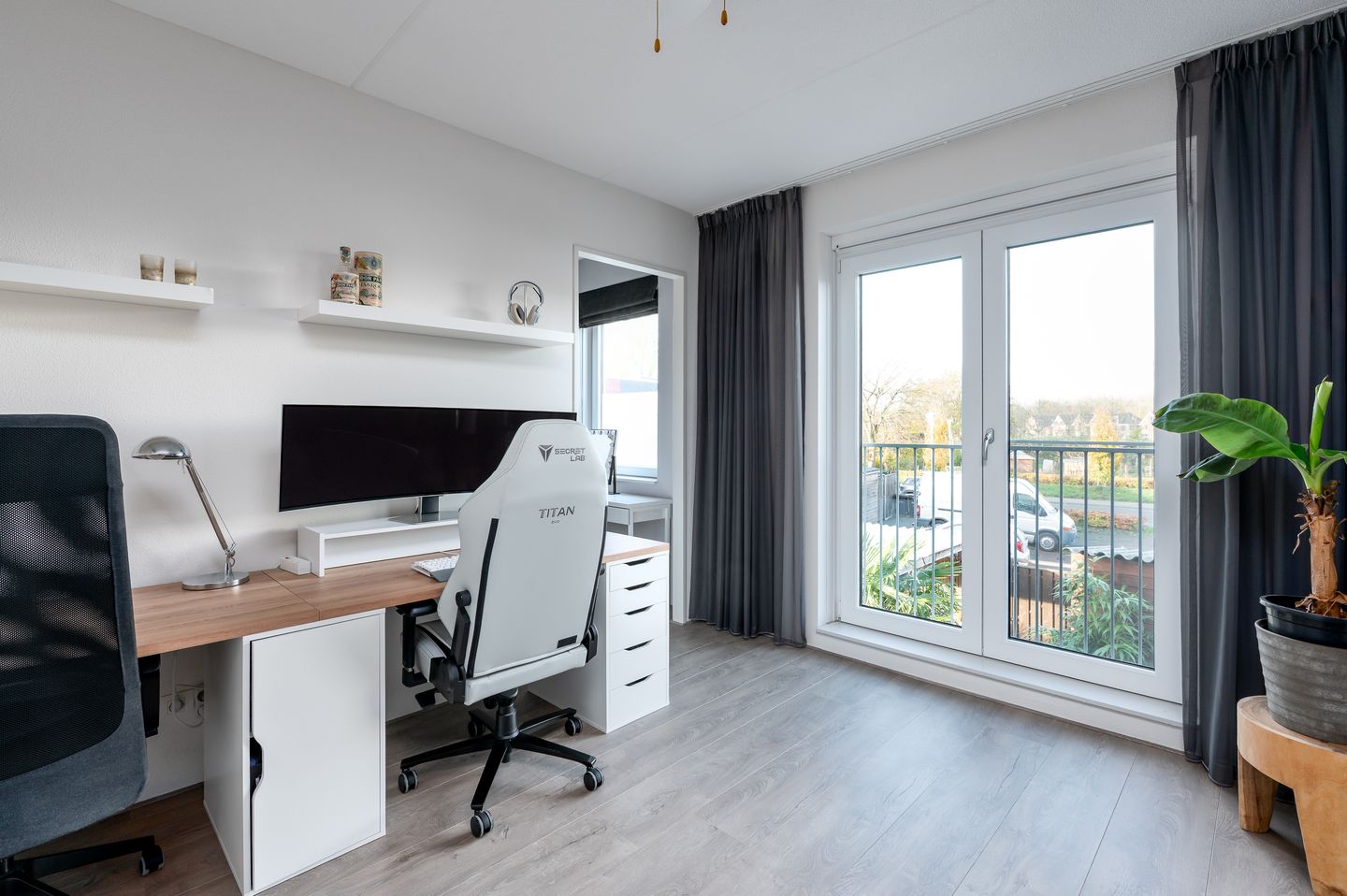Luxury Finished Semi-Detached Home with 3 Bedrooms in Almere Haven — 29