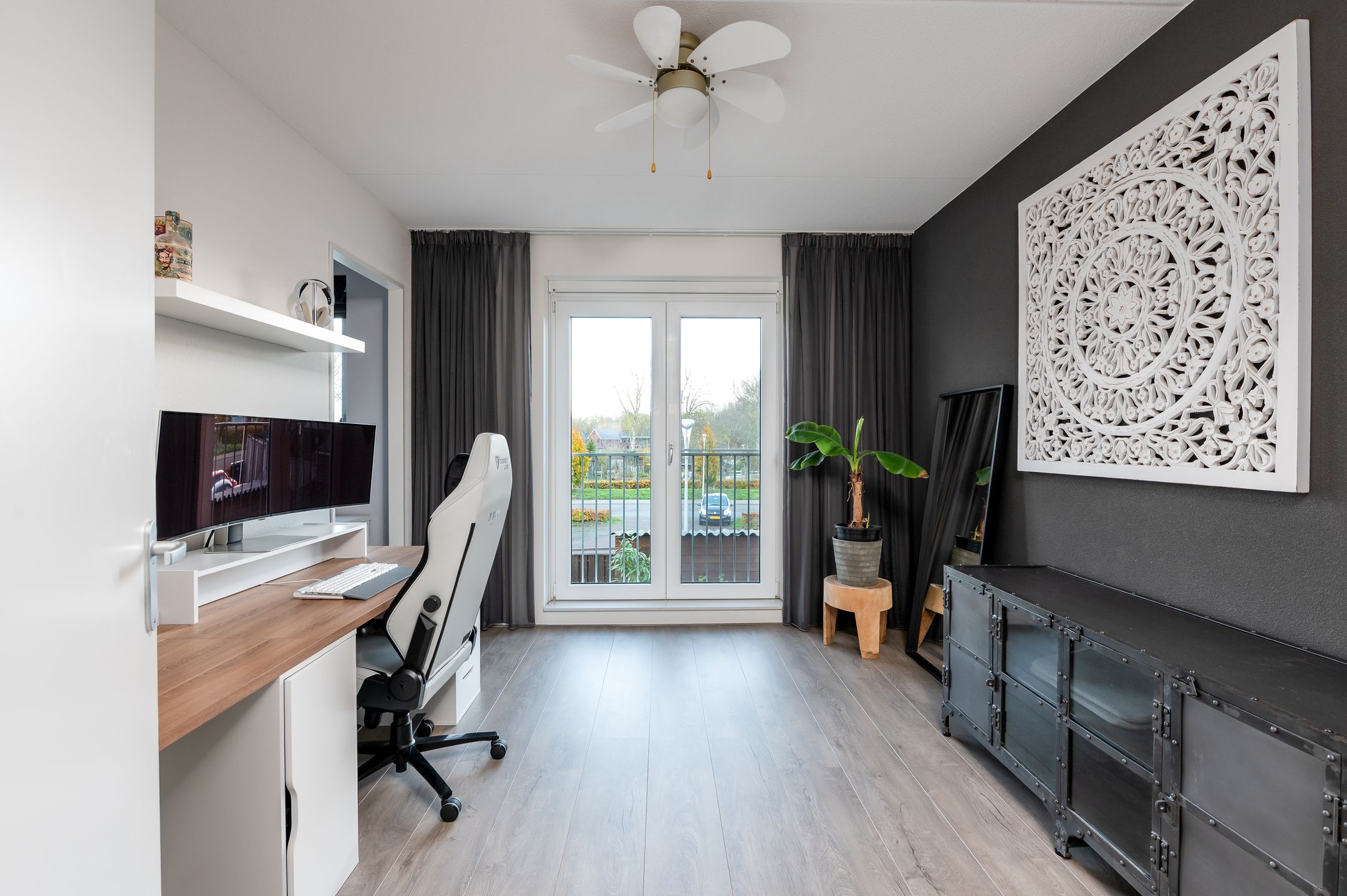 Luxury Finished Semi-Detached Home with 3 Bedrooms in Almere Haven — 27