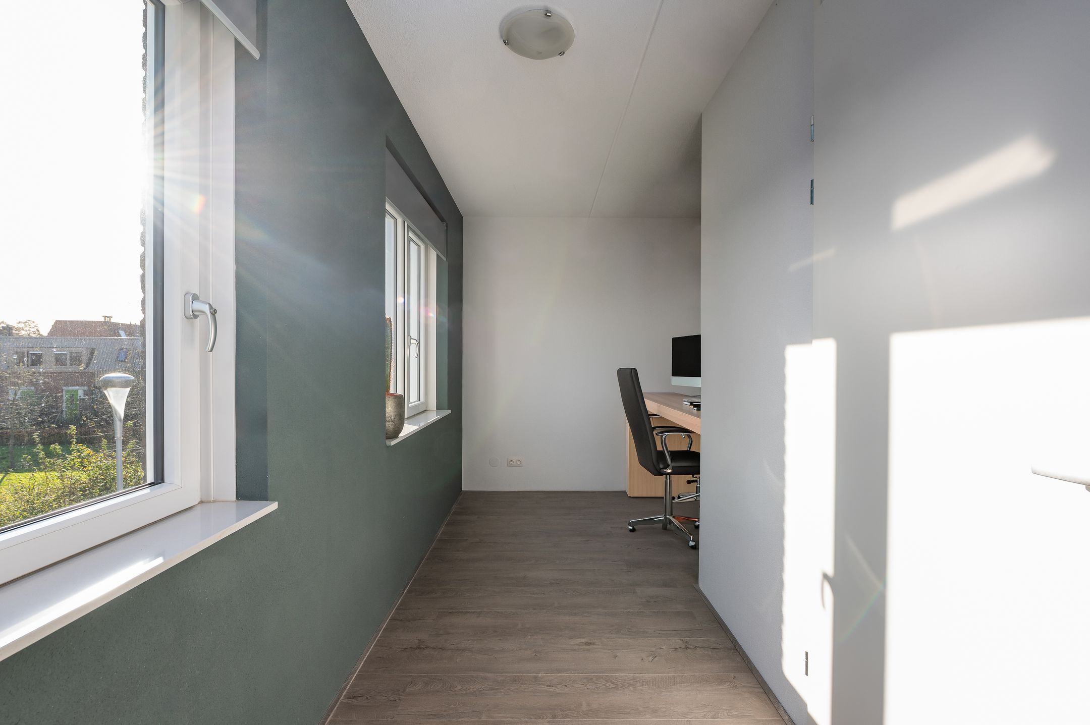 Luxury Finished Semi-Detached Home with 3 Bedrooms in Almere Haven — 39
