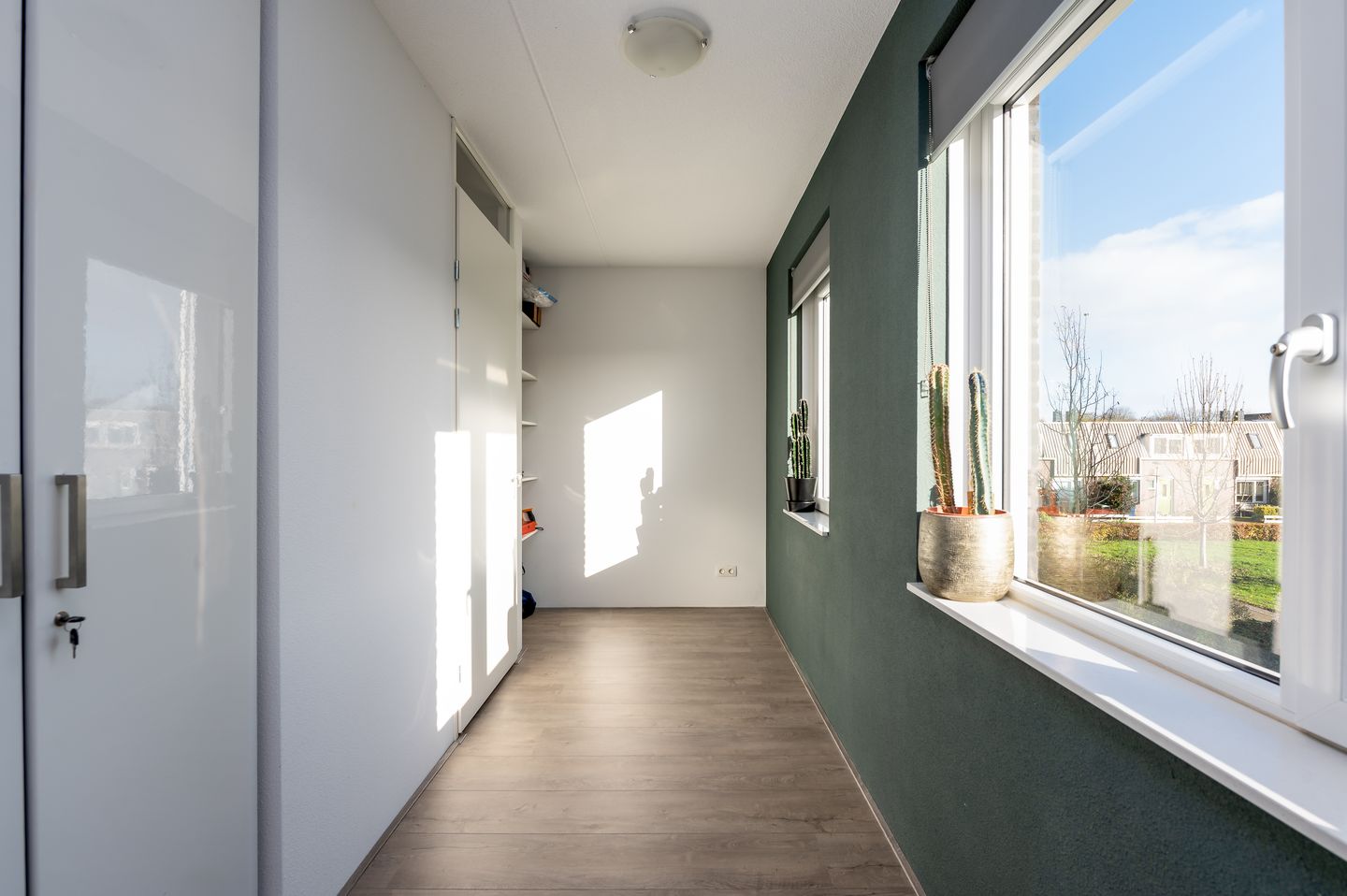 Luxury Finished Semi-Detached Home with 3 Bedrooms in Almere Haven — 40
