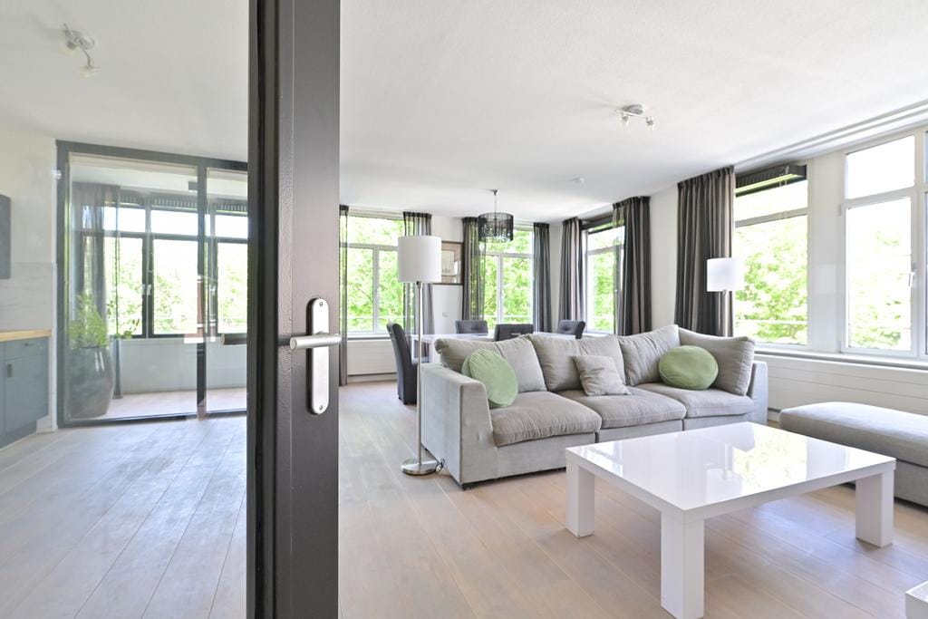 Foto 1 van Burgemeester De Monchyplein 213