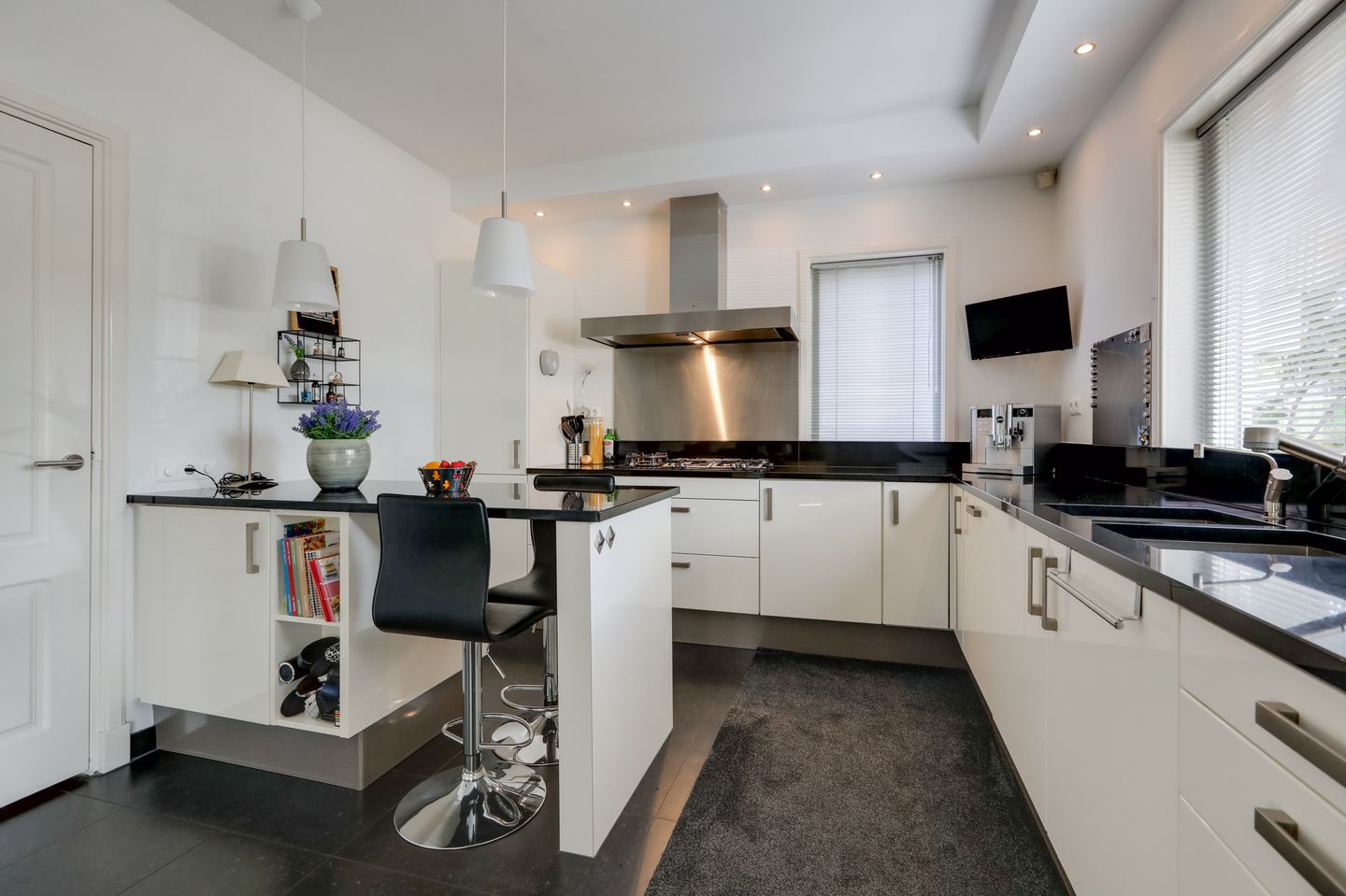 Foto 50 van J F Kennedylaan 37