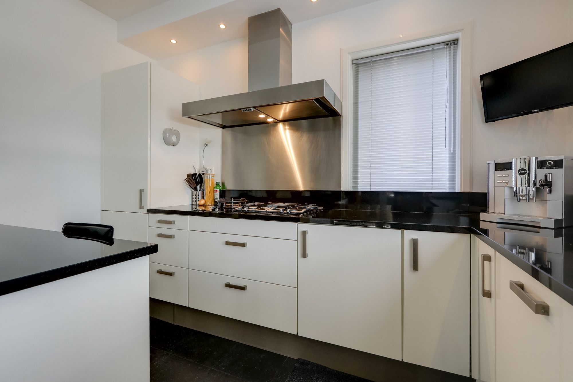 Foto 51 van J F Kennedylaan 37