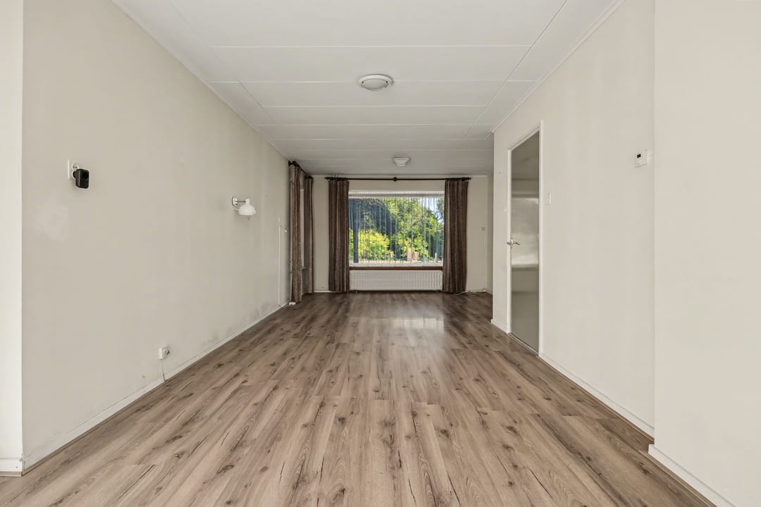 Foto 11 van Julianalaan 4