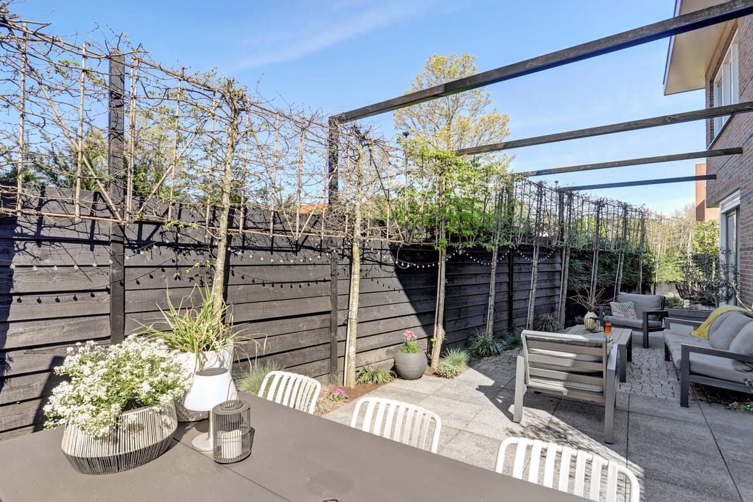Luxury Semi-Detached Home with Home Office Potential in Zwijndrecht Center — 62