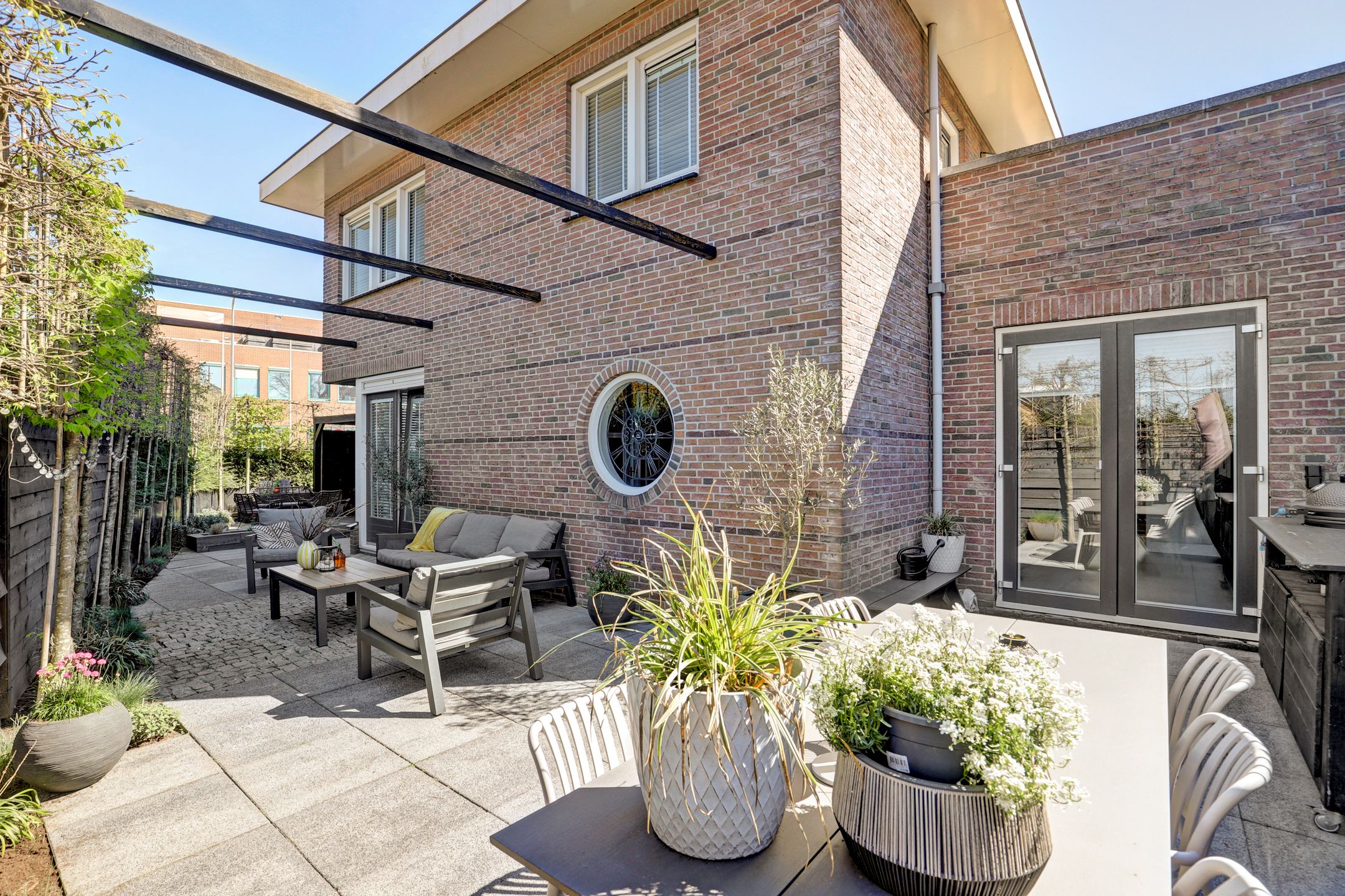 Luxury Semi-Detached Home with Home Office Potential in Zwijndrecht Center — 63