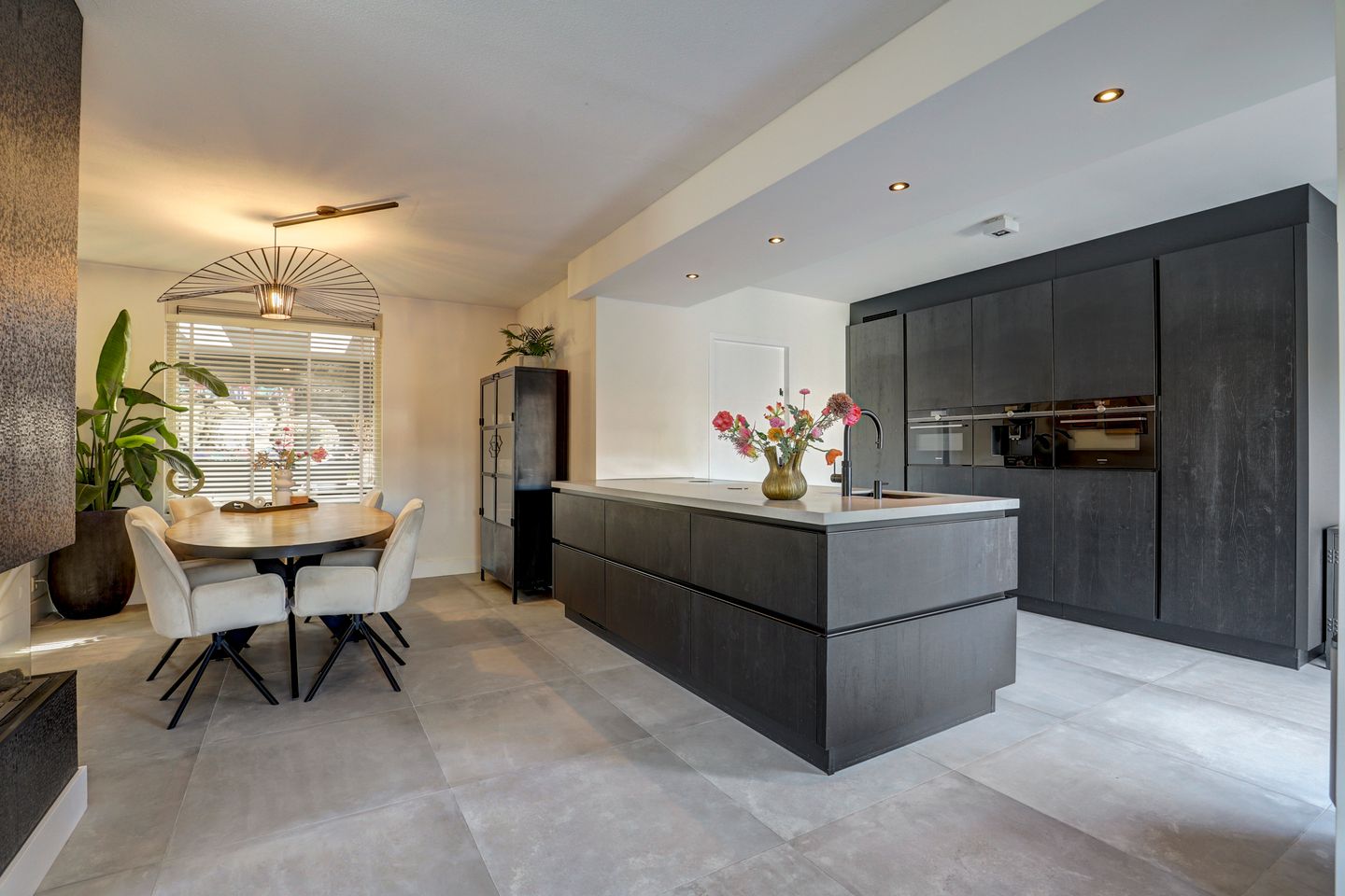 Luxury Semi-Detached Home with Home Office Potential in Zwijndrecht Center — 14