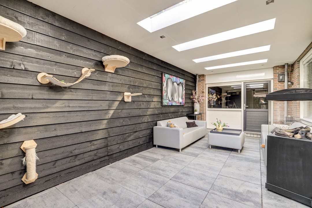 Luxury Semi-Detached Home with Home Office Potential in Zwijndrecht Center — 37