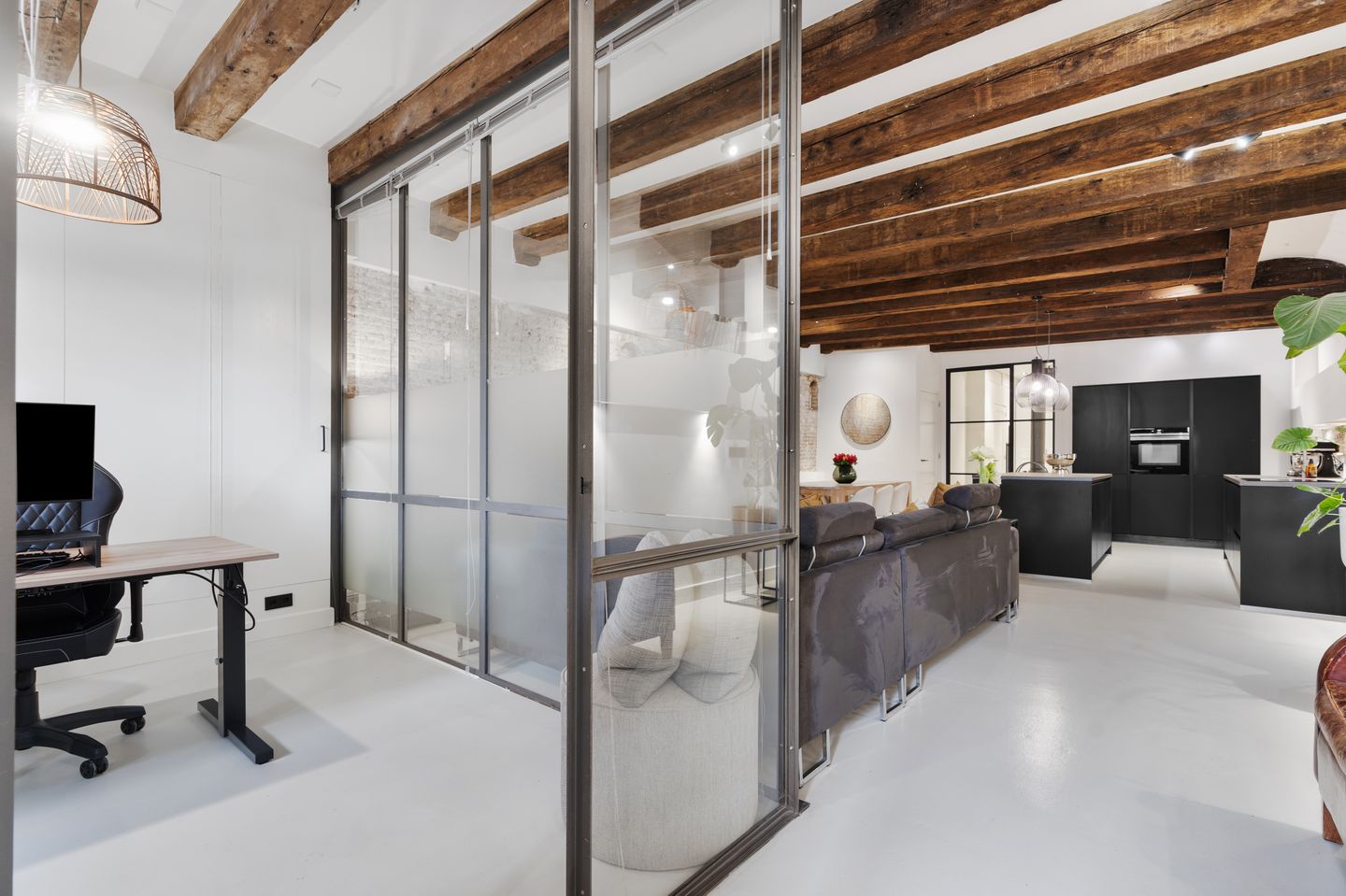 Foto 35 van Binnenkant 20-F