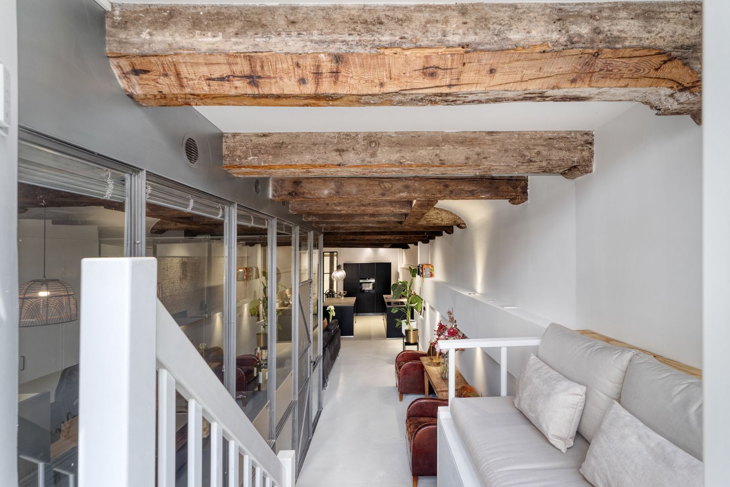 Foto 5 van Binnenkant 20-F