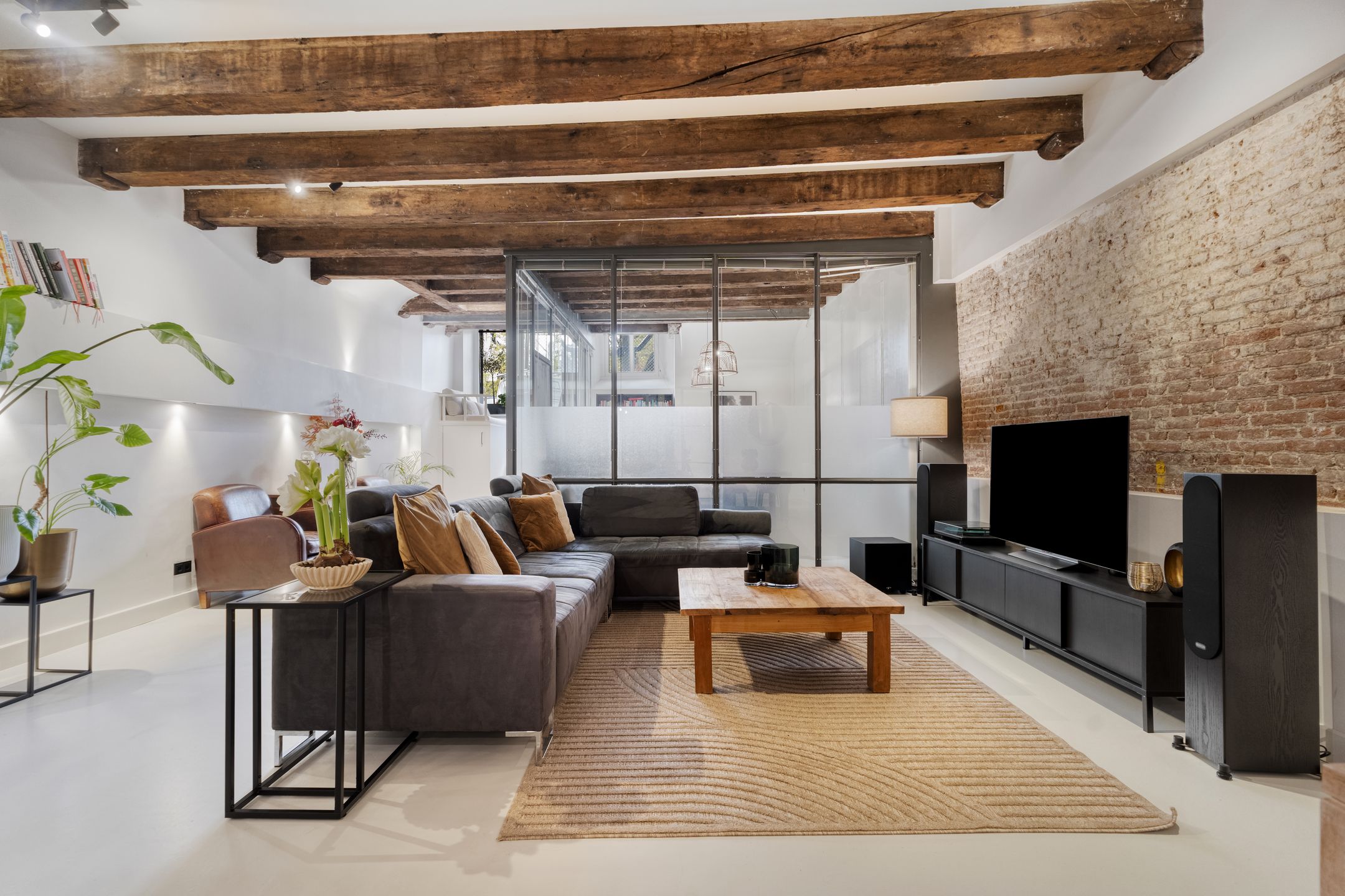 Foto 9 van Binnenkant 20-F