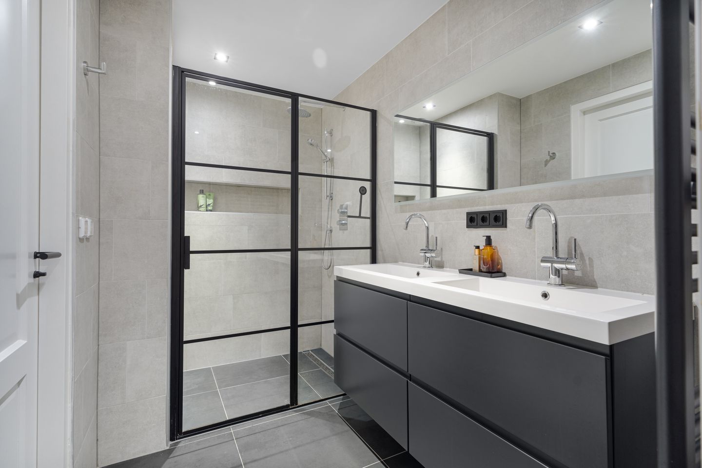 Foto 44 van Binnenkant 20-F