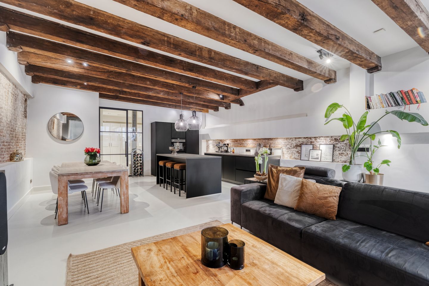 Foto 10 van Binnenkant 20-F