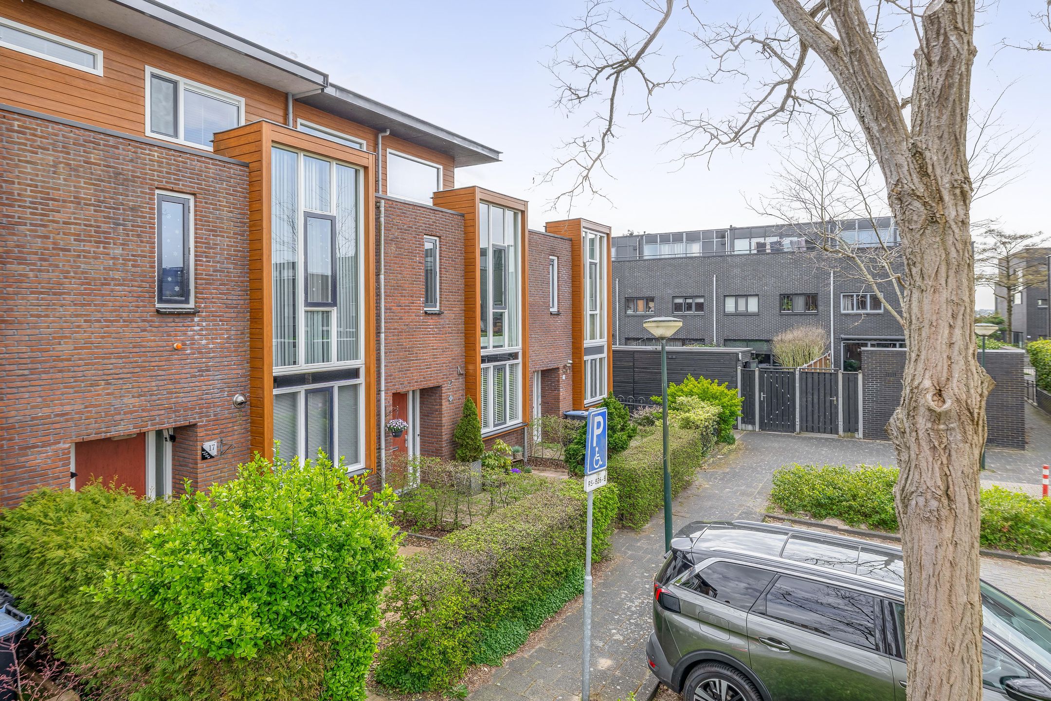 Move-in ready energy-efficient terraced house with south-facing garden near Zaandam station — 48