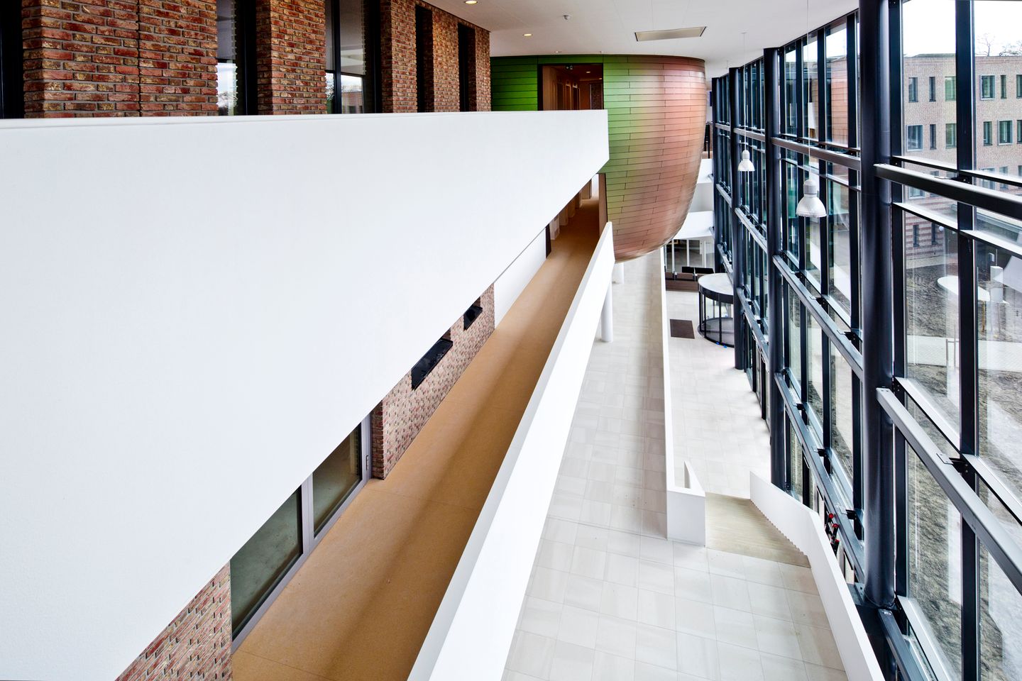 Bekijk foto 3 van Prins Hendriklaan 376