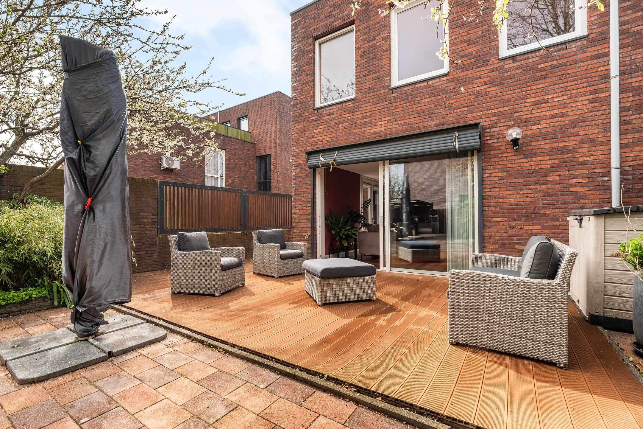 Photo 36 of New Yorksingel 58