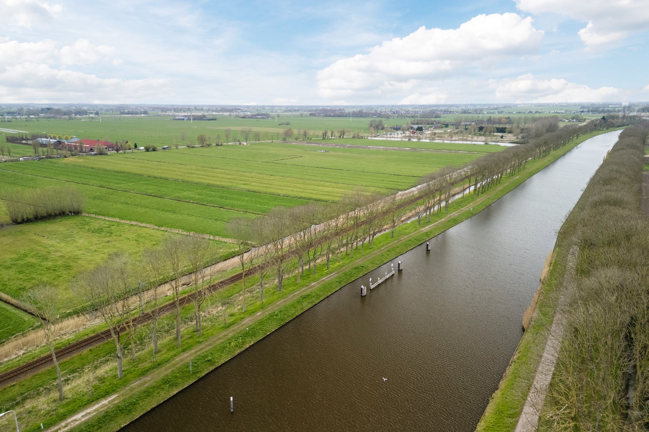 Photo 27 of Merwedekanaal 104