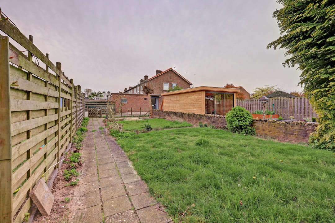 Photo 32 of Wethouder Koenenstraat 34