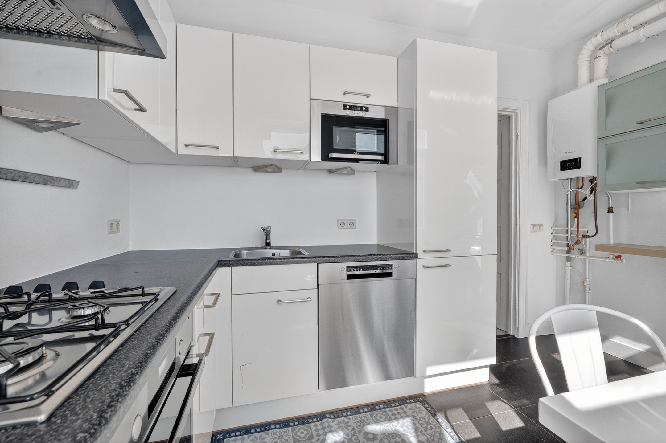 Spacious 3-room apartment with sunny south-facing balcony in Amsterdam-Zuid — 18