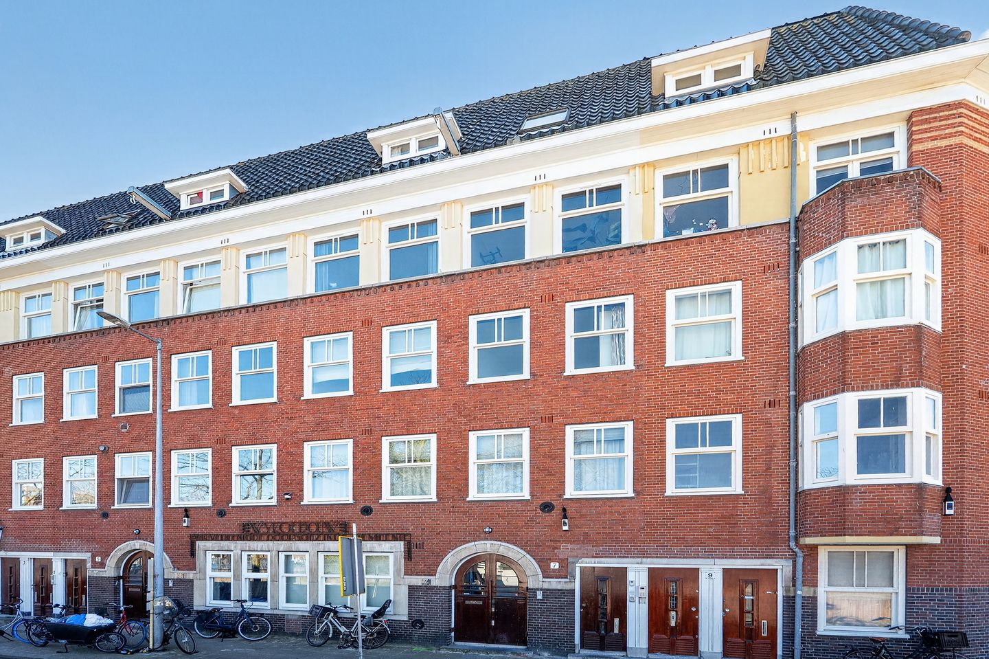 Spacious 3-room apartment with sunny south-facing balcony in Amsterdam-Zuid — 25